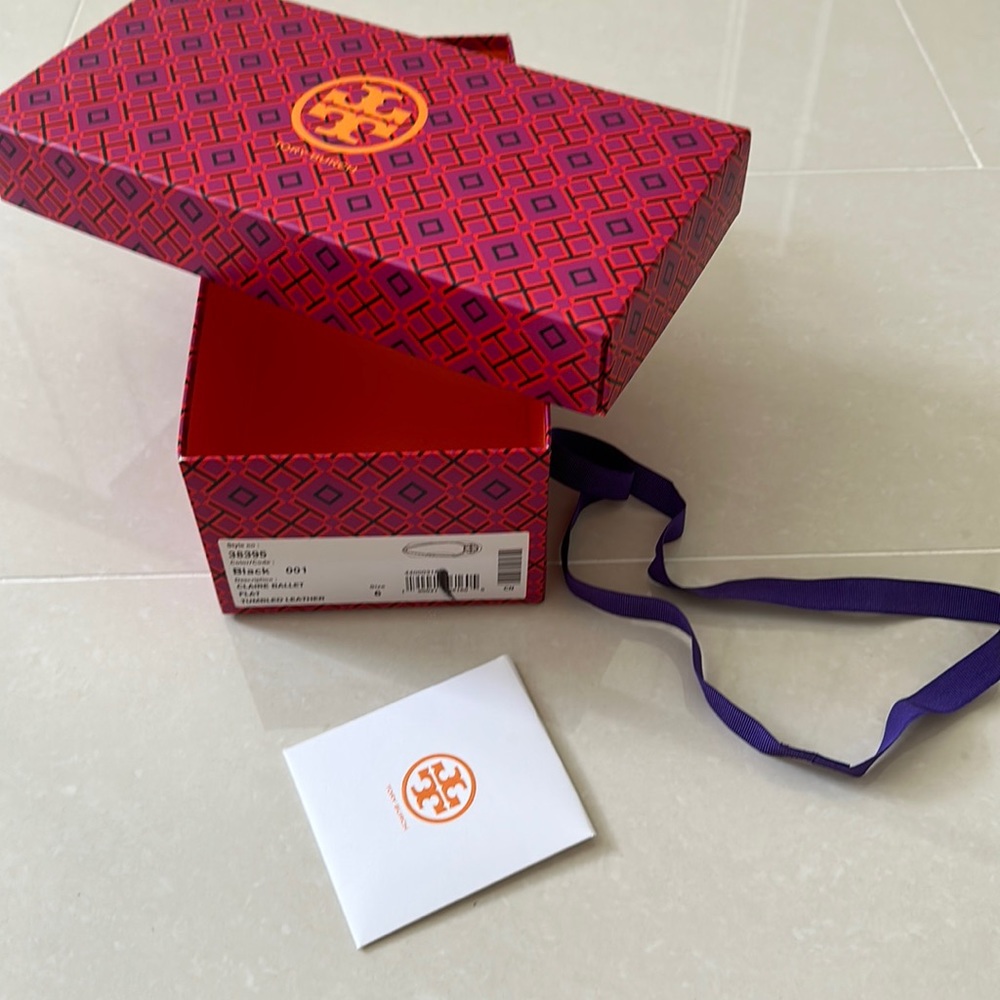 Tory Burch shoe box